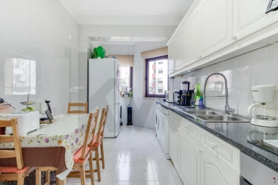 Apartamento T3 para Venda em Carnide
