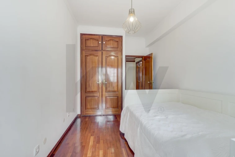 Apartamento T3 para Venda em Carnide Foto 6