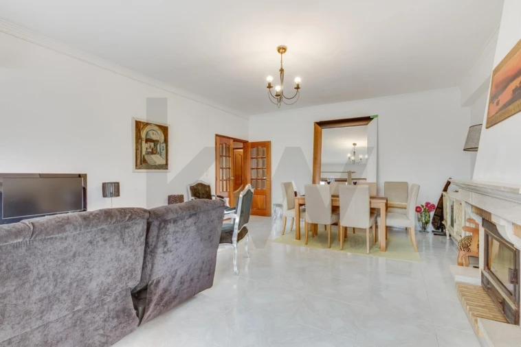 Apartamento T3 para Venda em Carnide Foto 11