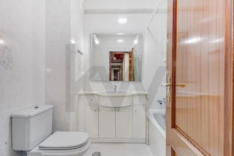 Apartamento T3 para Venda em Carnide Foto 22