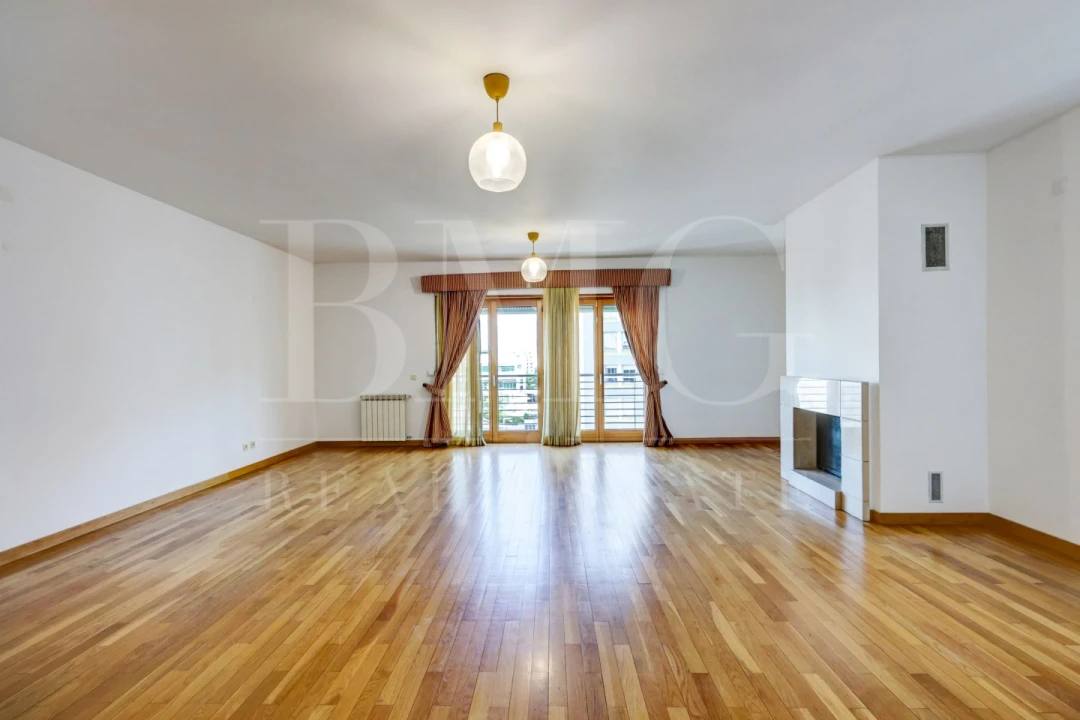 Apartamento T4 para Arrendamento em Parque das Nações Foto 3