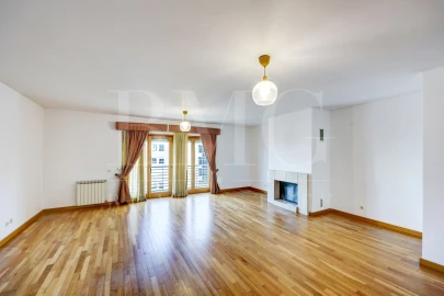 Apartamento T4 para Arrendamento em Parque das Nações