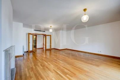 Apartamento T4 para Arrendamento em Parque das Nações