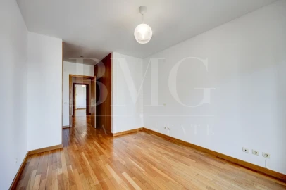 Apartamento T4 para Arrendamento em Parque das Nações
