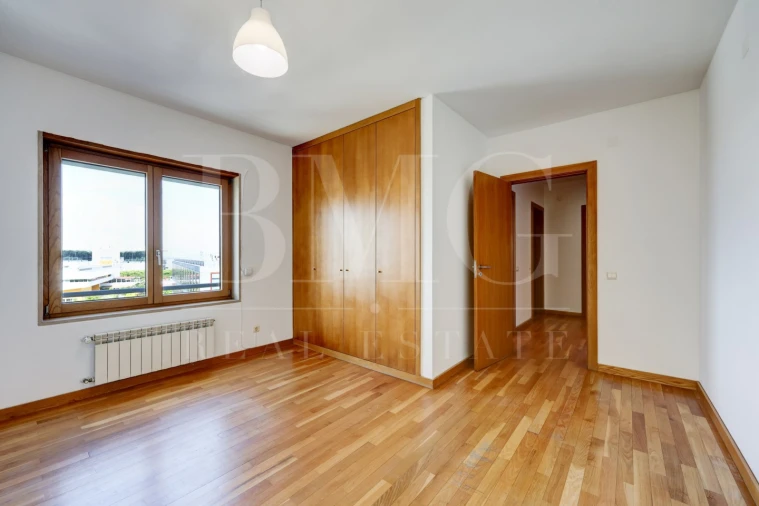 Apartamento T4 para Arrendamento em Parque das Nações Foto 31