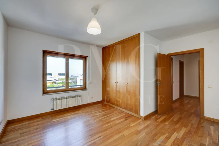 Apartamento T4 para Arrendamento em Parque das Nações Foto 32