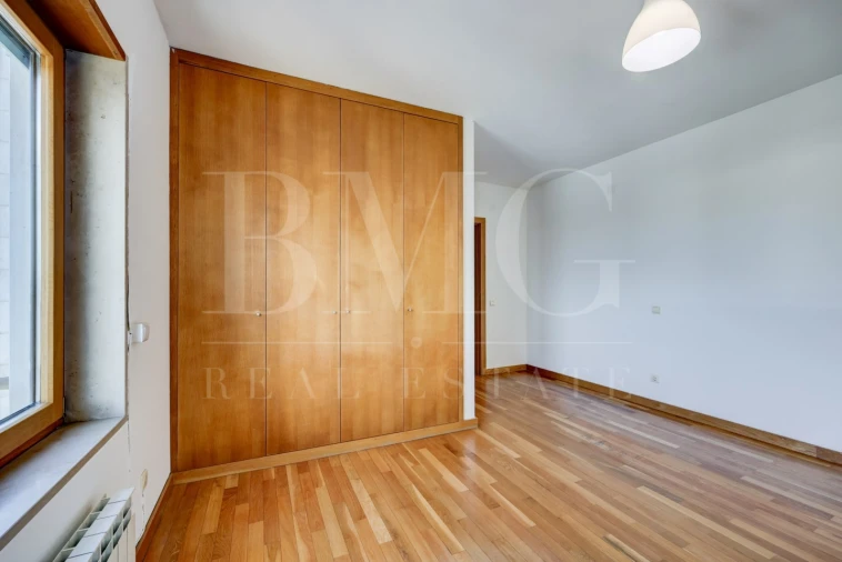 Apartamento T4 para Arrendamento em Parque das Nações Foto 33
