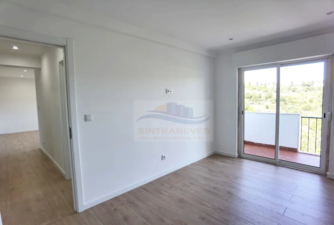 Apartamento T1 para Venda em Águas Livres Foto 4
