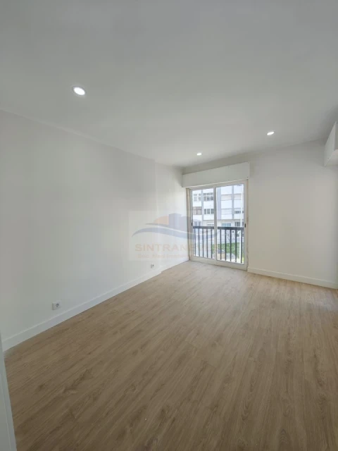 Apartamento T1 para Venda em Águas Livres