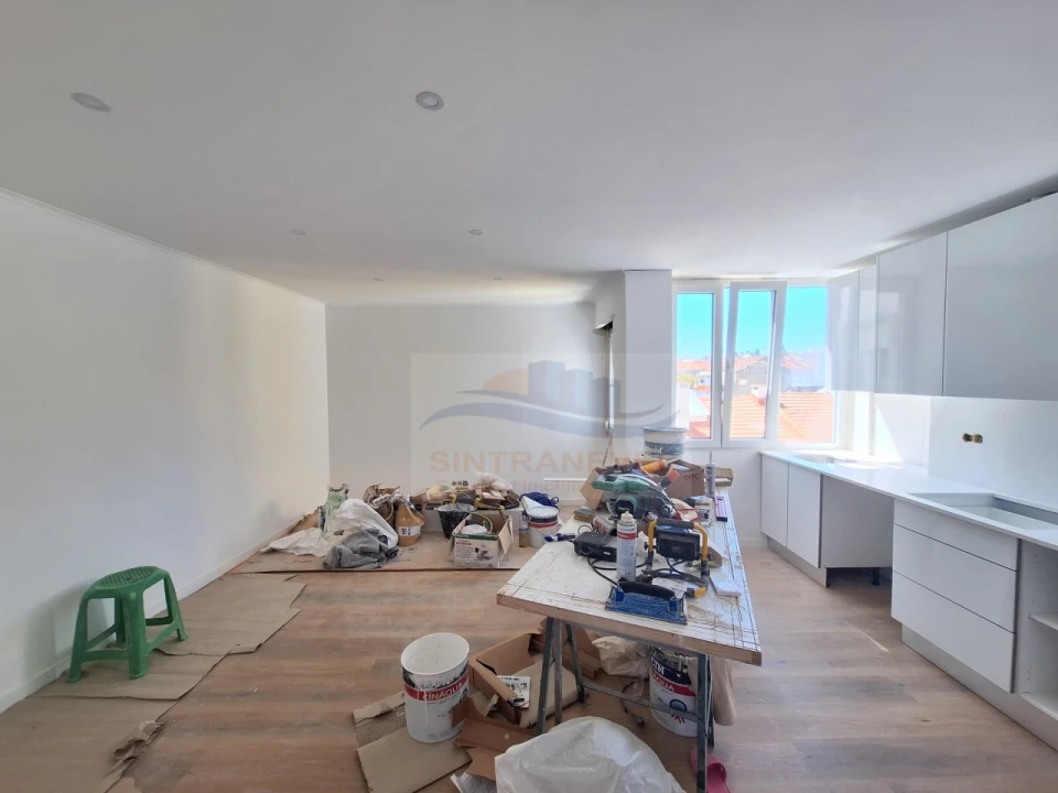 Apartamento T2 para Venda em Falagueira-Venda Nova Foto 1