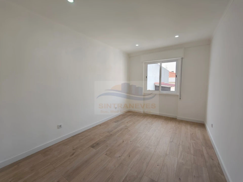 Apartamento T2 para Venda em Odivelas Foto 7