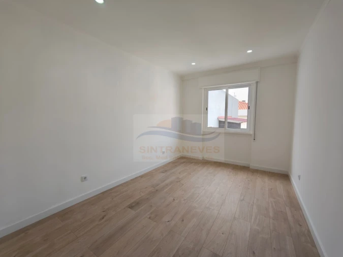 Apartamento T2 para Venda em Odivelas Foto 7