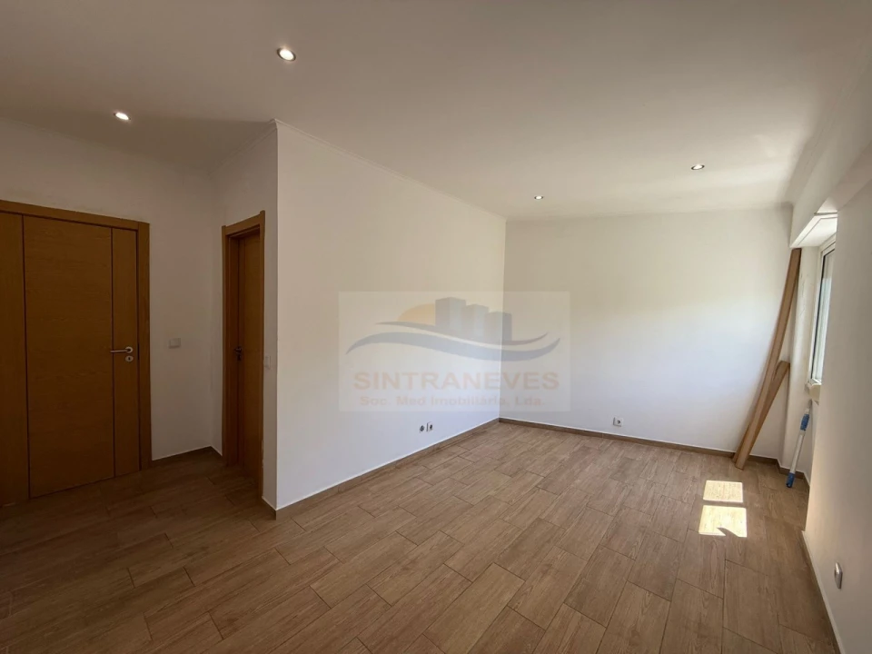 Apartamento T3 para Venda em Venteira Foto 7