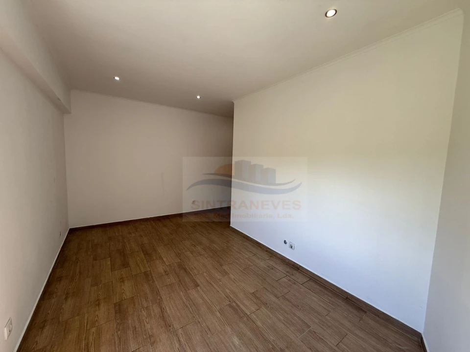 Apartamento T3 para Venda em Venteira Foto 8
