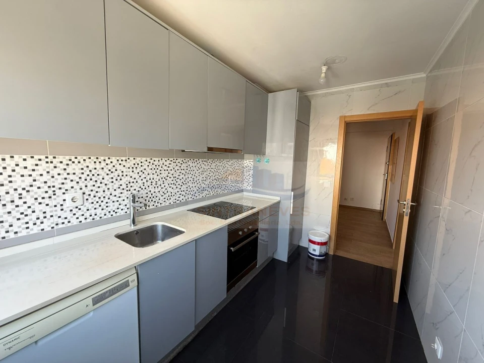 Apartamento T3 para Venda em Venteira Foto 22