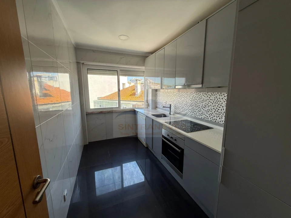 Apartamento T3 para Venda em Venteira Foto 24