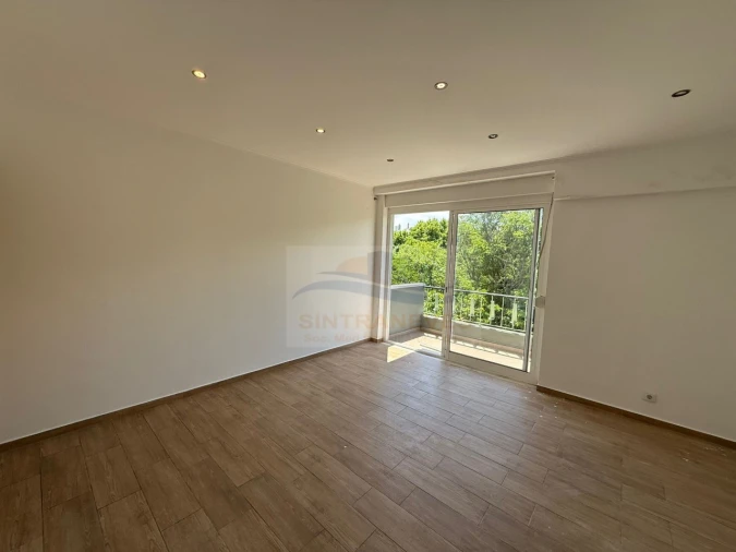 Apartamento T3 para Venda em Venteira Foto 4