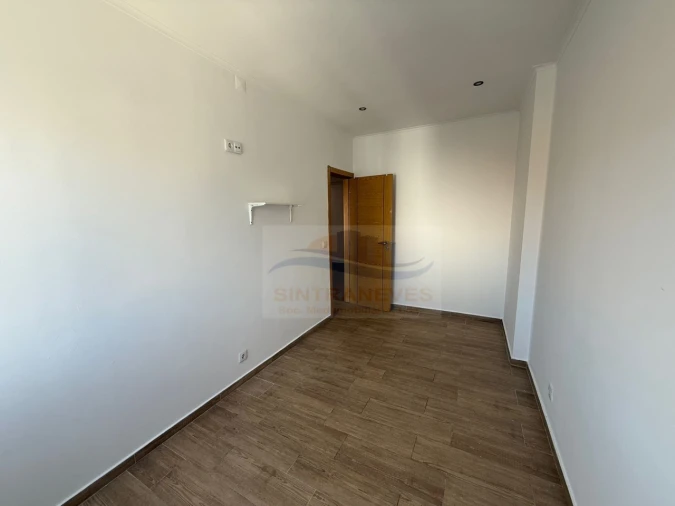 Apartamento T3 para Venda em Venteira Foto 29