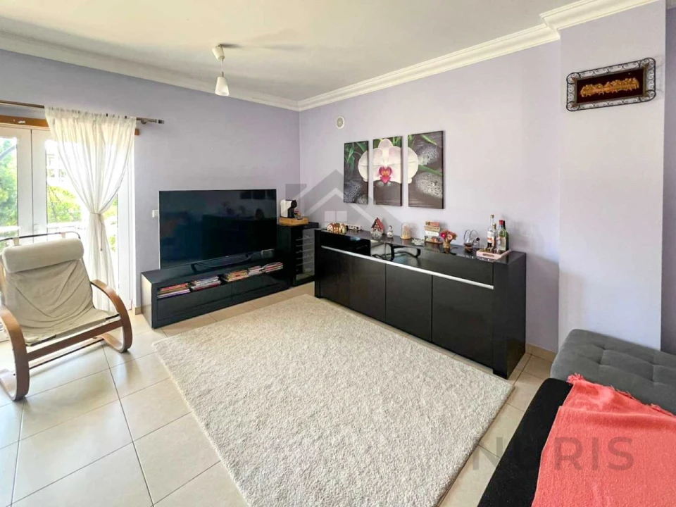 Apartamento T3 para Venda em Estômbar e Parchal Foto 3