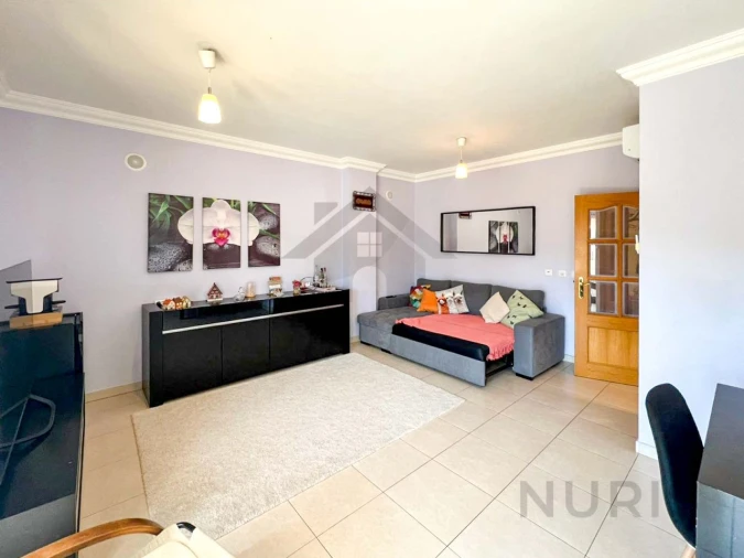 Apartamento T3 para Venda em Estômbar e Parchal Foto 2