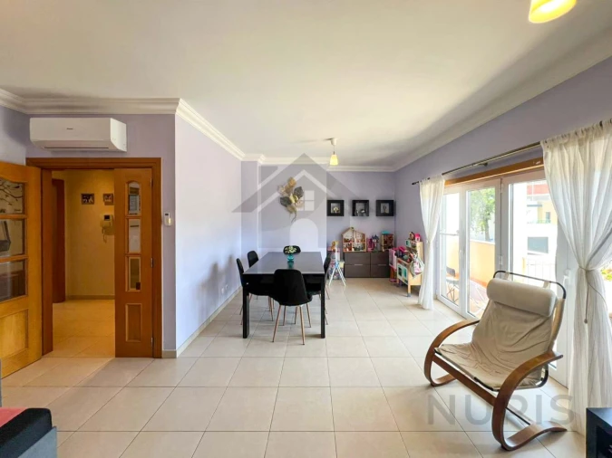 Apartamento T3 para Venda em Estômbar e Parchal Foto 6