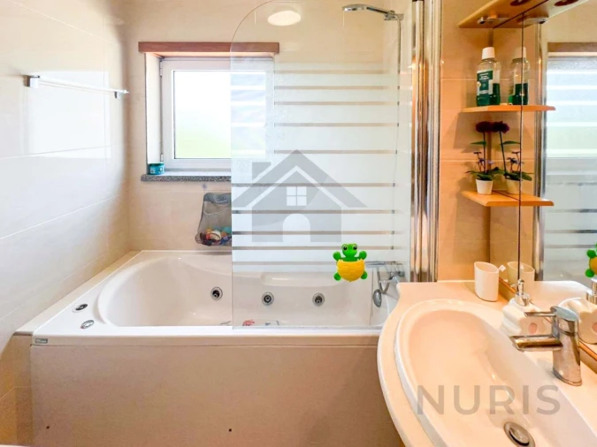 Apartamento T3 para Venda em Estômbar e Parchal Foto 14