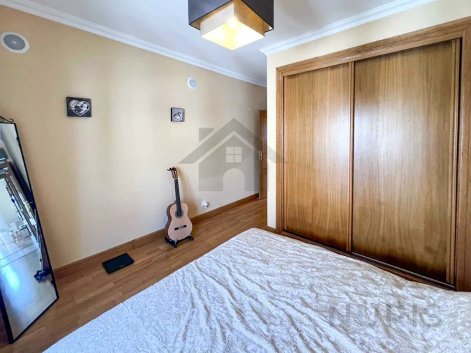 Apartamento T3 para Venda em Estômbar e Parchal Foto 18