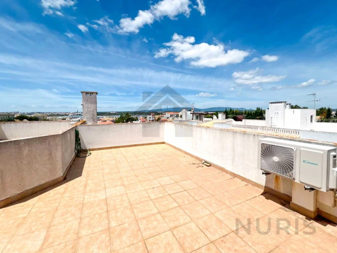 Apartamento T3 para Venda em Estômbar e Parchal Foto 26