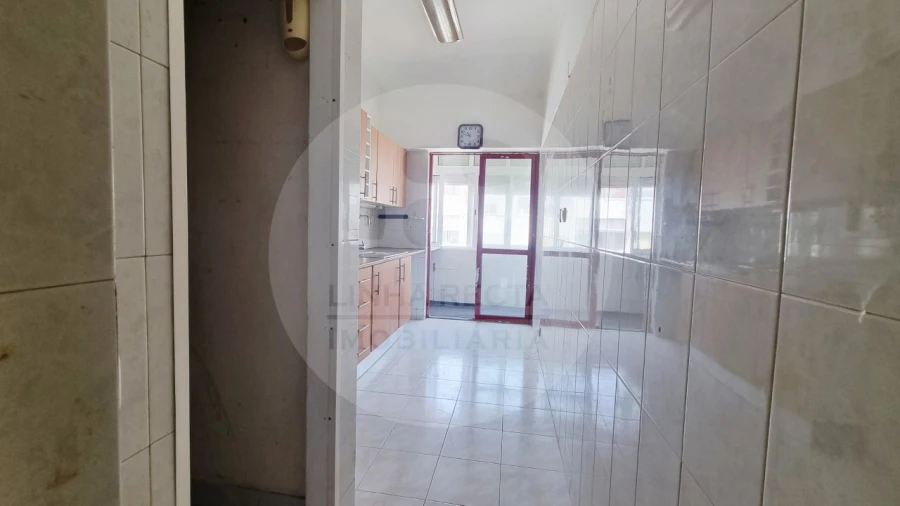 Apartamento T3 para Venda em Seixal, Arrentela e Aldeia de Paio Pires Foto 3