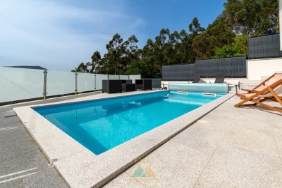 Moradia T4 para Venda em Arcozelo