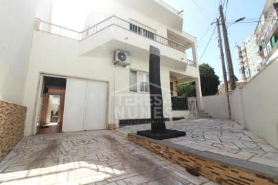 Moradia T5 para Venda em Amora