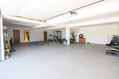 Moradia T5 para Venda em Loule (São Clemente)