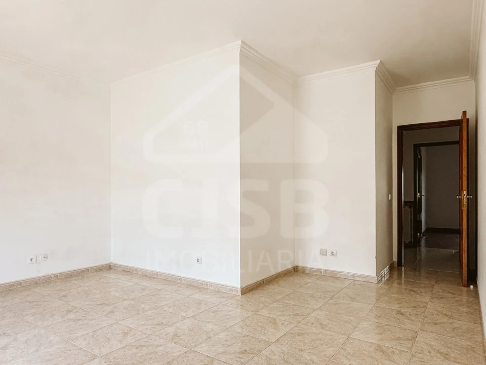 Apartamento T2 para Venda em Benavente Foto 3