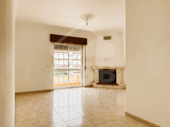 Apartamento T2 para Venda em Benavente Foto 2