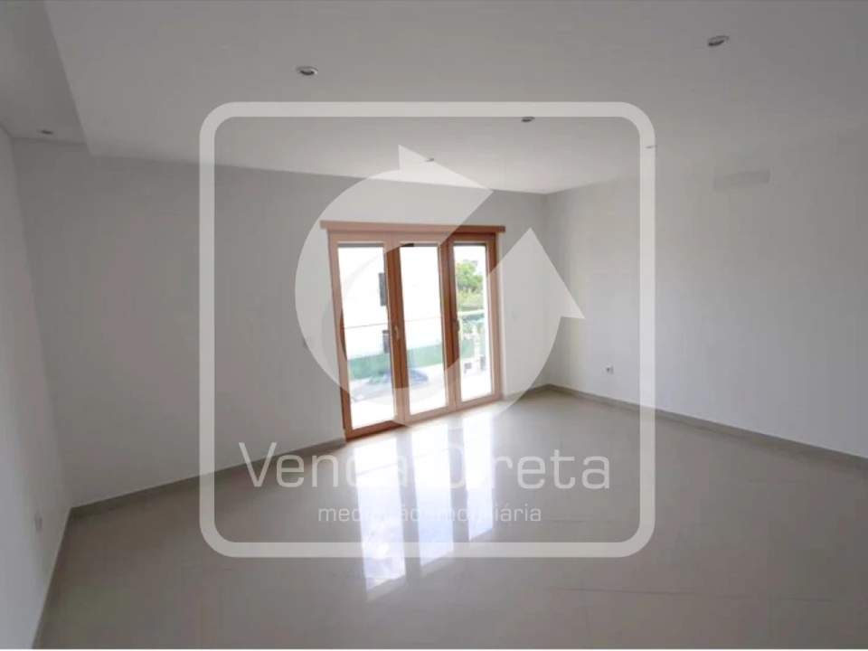 Apartamento T4 para Venda em Pinhal Novo Foto 3
