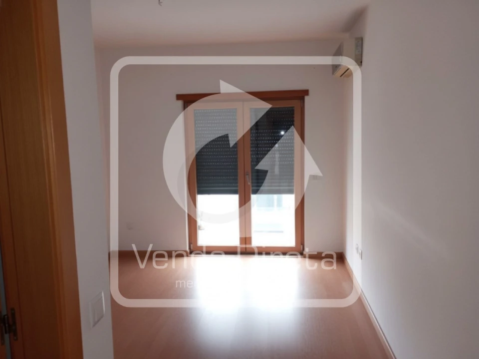Apartamento T4 para Venda em Pinhal Novo Foto 8