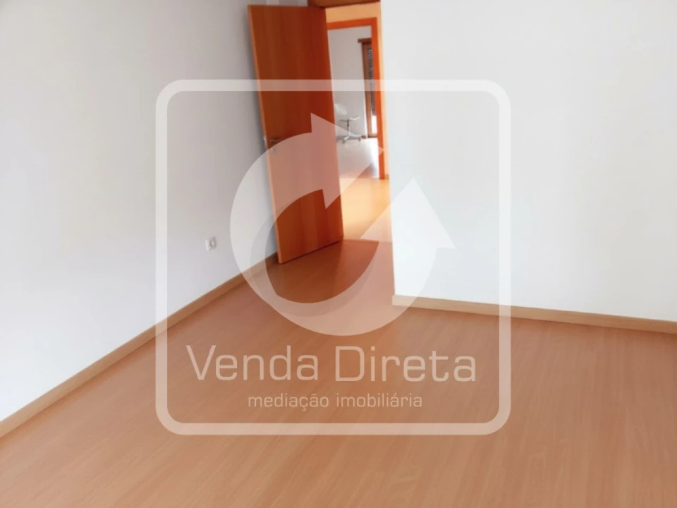 Apartamento T4 para Venda em Pinhal Novo Foto 10