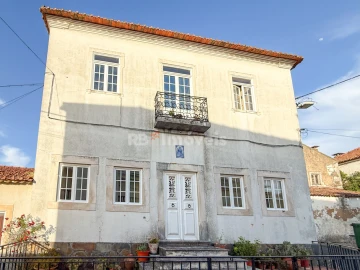 Moradia T7 para Venda em Olaia e Paço