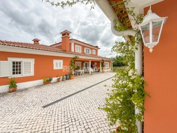 Moradia T5 para Venda em Casais e Alviobeira