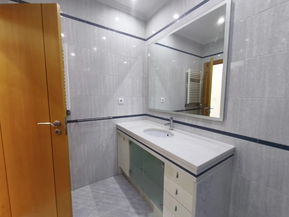 Apartamento T3 para Venda em Odivelas Foto 6