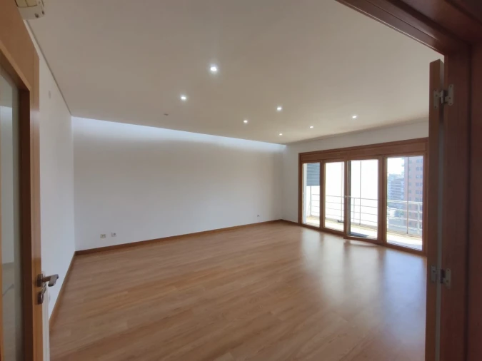 Apartamento T3 para Venda em Odivelas Foto 2