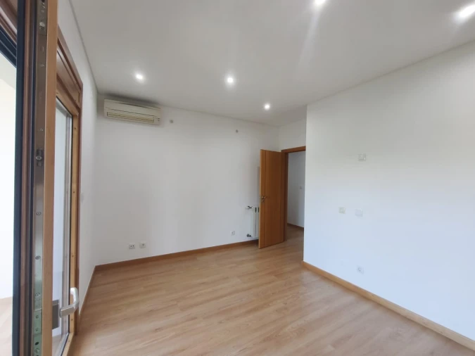 Apartamento T3 para Venda em Odivelas Foto 22