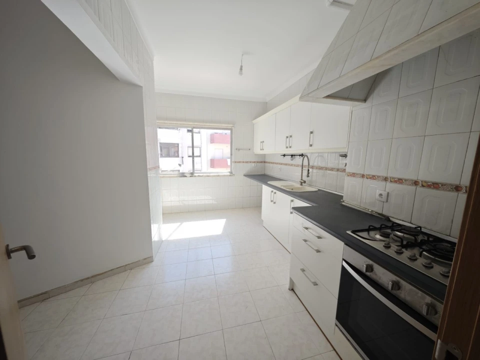 Apartamento T4 para Venda em Rio de Mouro Foto 5