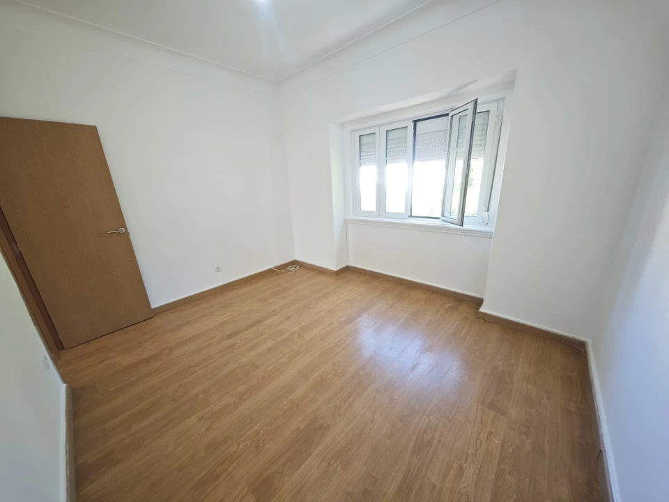 Apartamento T4 para Venda em Rio de Mouro Foto 20