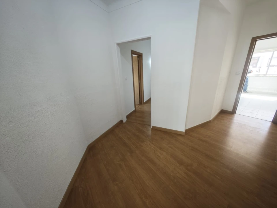 Apartamento T4 para Venda em Rio de Mouro Foto 24