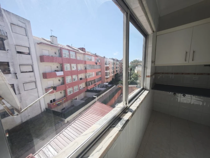 Apartamento T4 para Venda em Rio de Mouro Foto 8