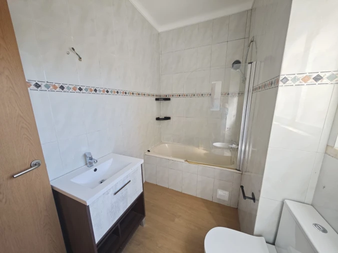 Apartamento T4 para Venda em Rio de Mouro Foto 10