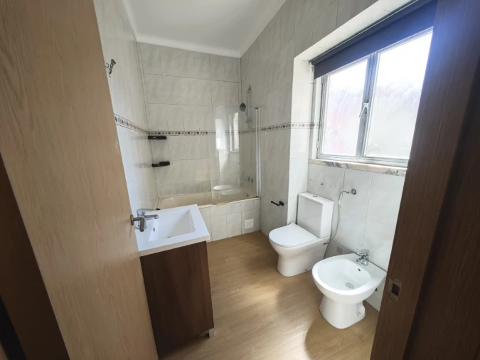 Apartamento T4 para Venda em Rio de Mouro Foto 11
