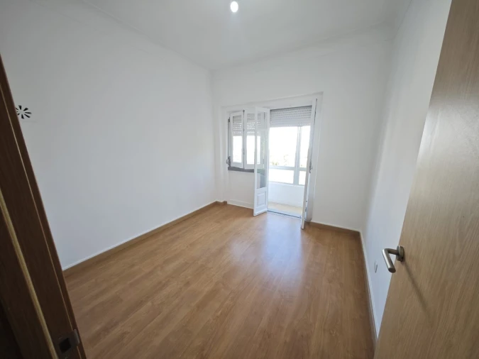 Apartamento T4 para Venda em Rio de Mouro Foto 22