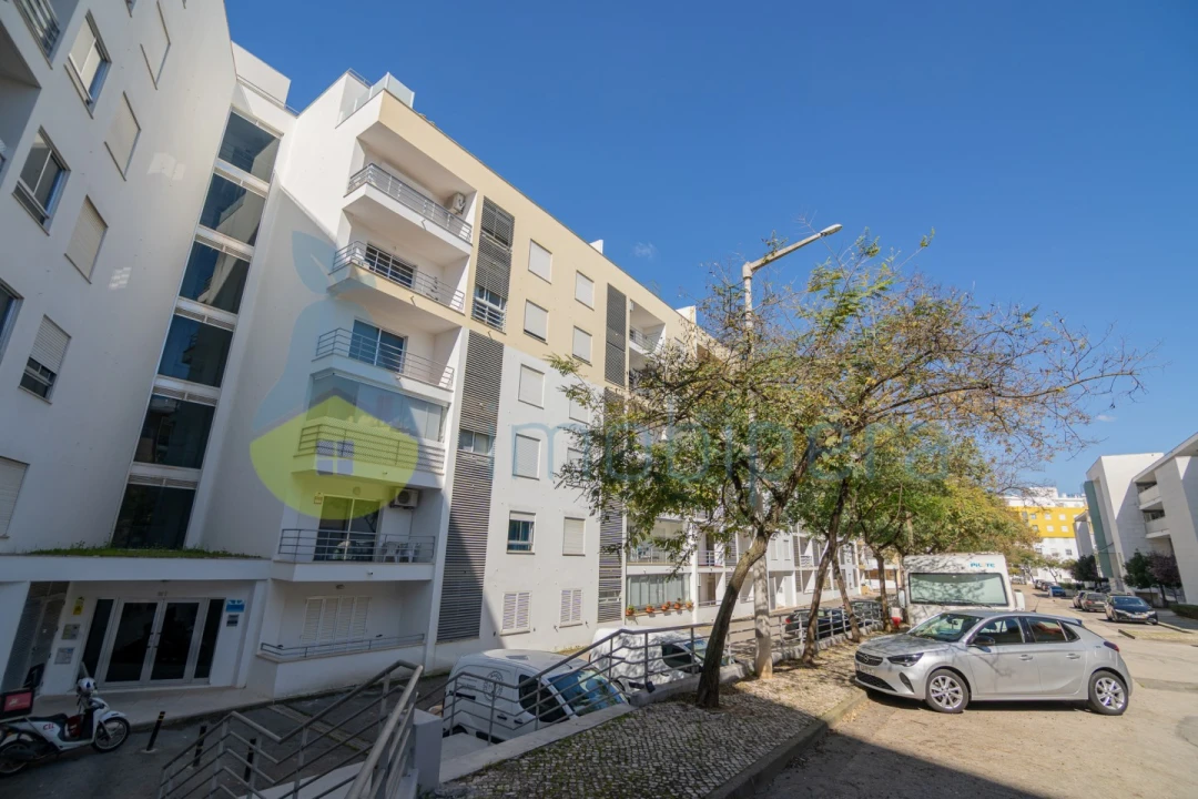Apartamento T3 para Venda em Portimão Foto 3
